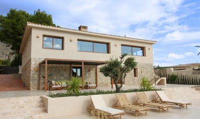 Reventa - Villa -
Altea