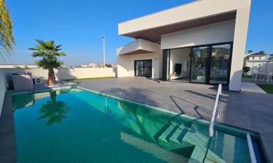 Bestaande bouw - Villa -
Formentera del Segura - Euroroda