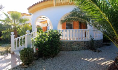 Bestaande bouw - Villa -
Orihuela Costa - Mil Palmeras