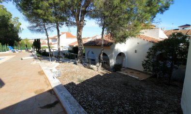 Bestaande bouw - Villa -
Orihuela Costa - Mil Palmeras