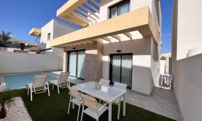 Resale - Villa -
Los Montesinos