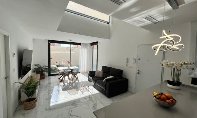 Resale - Villa -
Los Montesinos