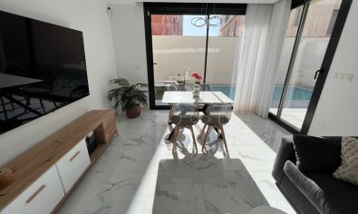 Resale - Villa -
Los Montesinos