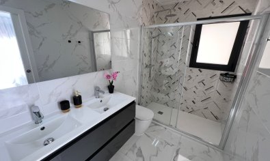 Resale - Villa -
Los Montesinos