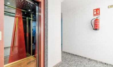 Bestaande bouw - Appartement -
Torrevieja - Center