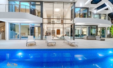 Resale - Villa -
Altea