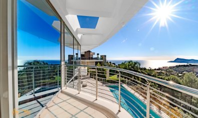 Luxe villa in Altea Hills met zeezicht, privé zwembad, wellness en 5 slaapkamers