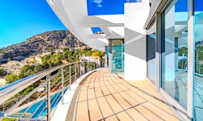Resale - Villa -
Altea