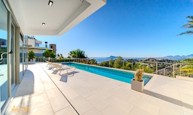 Resale - Villa -
Altea
