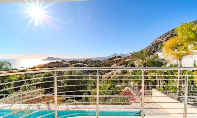 Resale - Villa -
Altea