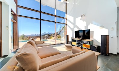 Resale - Villa -
Altea