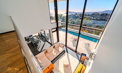 Resale - Villa -
Altea