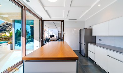 Resale - Villa -
Altea