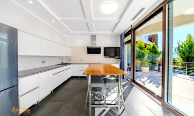 Resale - Villa -
Altea