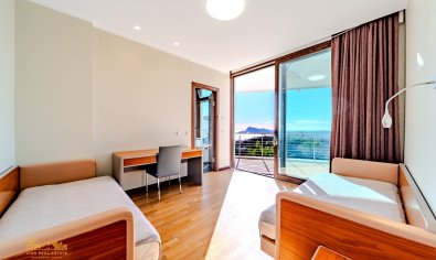 Resale - Villa -
Altea