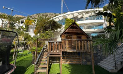 Resale - Villa -
Altea