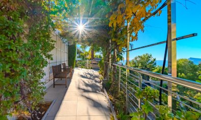 Resale - Villa -
Altea