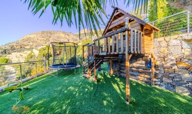 Resale - Villa -
Altea