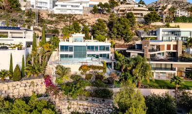 Resale - Villa -
Altea