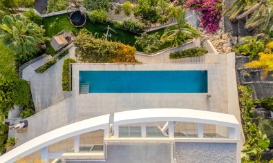 Resale - Villa -
Altea