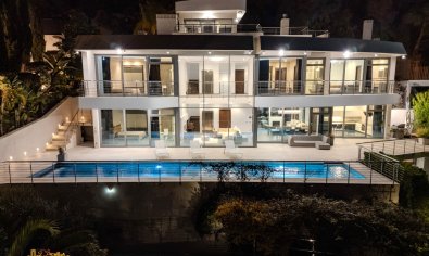 Resale - Villa -
Altea