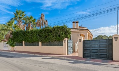 Bestaande bouw - Villa -
Torrevieja - Los Balcones