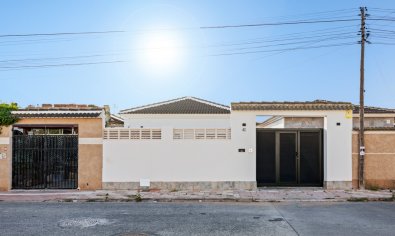 Bestaande bouw - Villa -
Torrevieja - El Chaparral