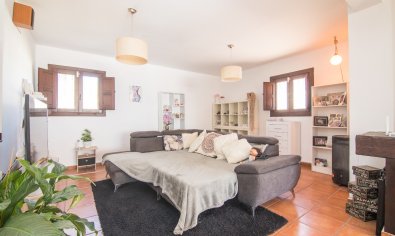 Resale - Villa -
Santa Pola