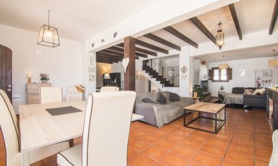 Resale - Villa -
Santa Pola