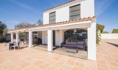Resale - Villa -
Santa Pola