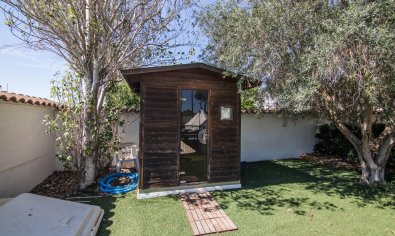 Resale - Villa -
Santa Pola