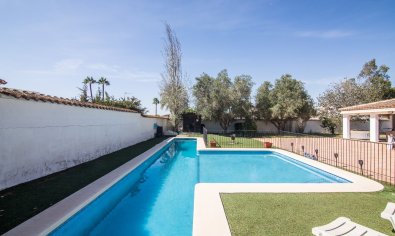 Resale - Villa -
Santa Pola