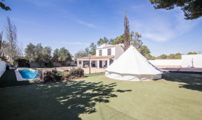 Resale - Villa -
Santa Pola