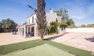Resale - Villa -
Santa Pola