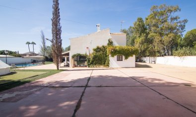 Resale - Villa -
Santa Pola