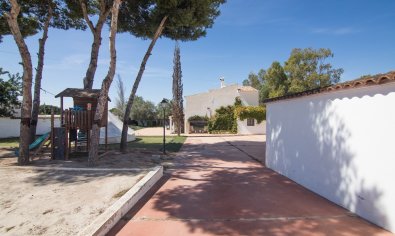 Resale - Villa -
Santa Pola
