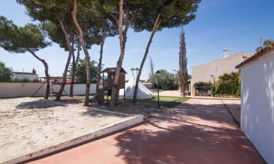 Resale - Villa -
Santa Pola