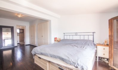 Resale - Villa -
Santa Pola