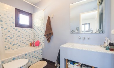 Resale - Villa -
Santa Pola