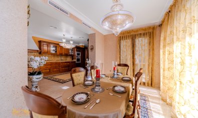 Reventa - Villa -
Altea