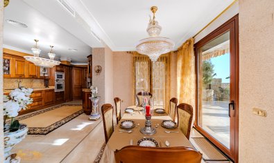 Reventa - Villa -
Altea
