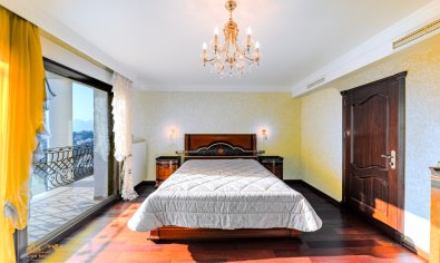 Reventa - Villa -
Altea