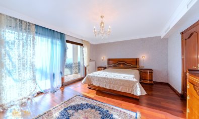 Reventa - Villa -
Altea