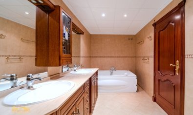 Reventa - Villa -
Altea