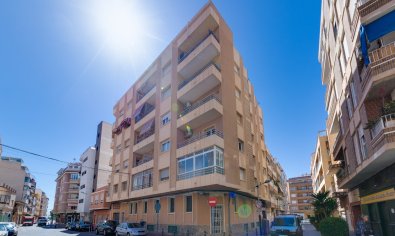 Bestaande bouw - Appartement -
Torrevieja - Center