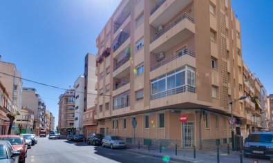 Bestaande bouw - Appartement -
Torrevieja - Center